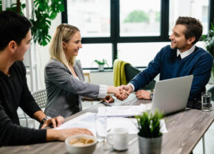 عن الإيمان سداد